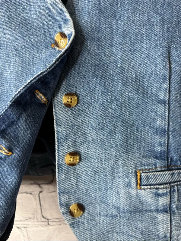 Good American Light Denim Vest with Gold-Tone Buttons size medium - Image 4