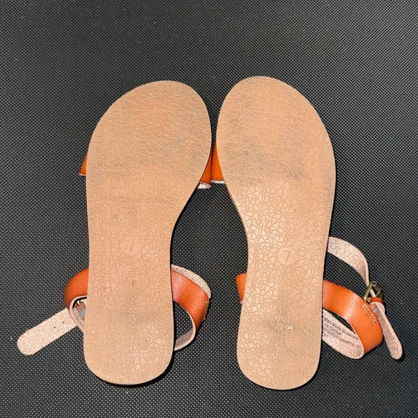 Universal Thread Size 7 Brown Two-Strap Slide Sandal - Image 6