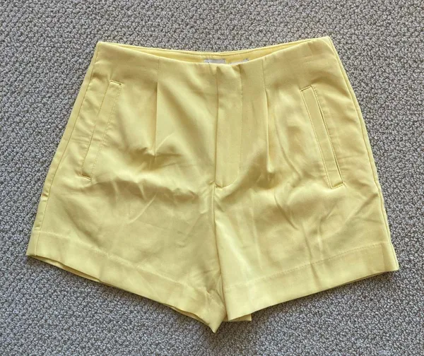A New Day Bright Yellow Pleated Shorts High Rise Tailored Size 4 Pocket Like New - Image 4