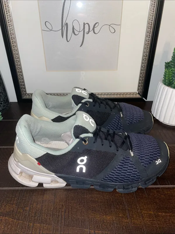 On Cloud Cloudflyer Running Shoes / Sneakers size 9 - Image 14