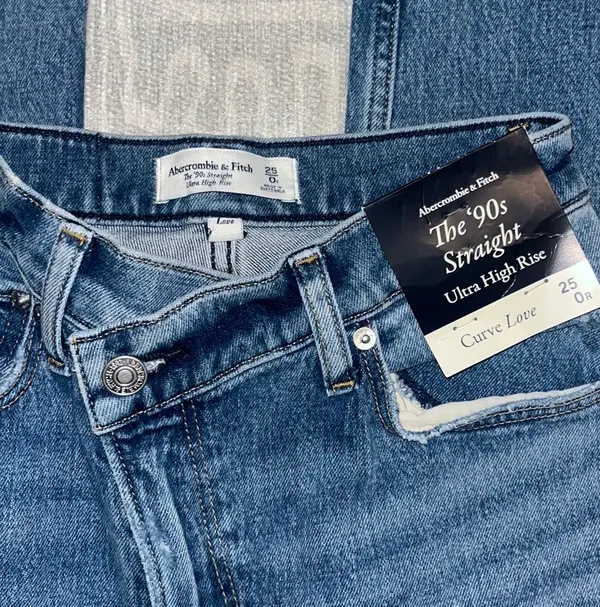 Abercrombie Jeans - Image 4