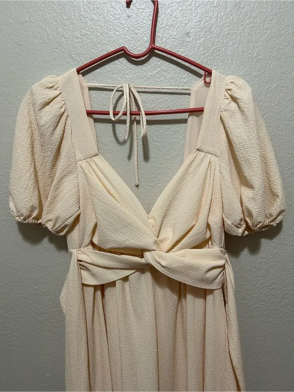 ASTR The Label Twist Bust Tie Back Puff Sleeve Midi Dress Cream Peach Medium - Image 7