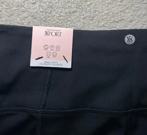 NWT Victoria’s Secret Sport Essential Legging High Rise Size Small Short 7/8 length - Image 7