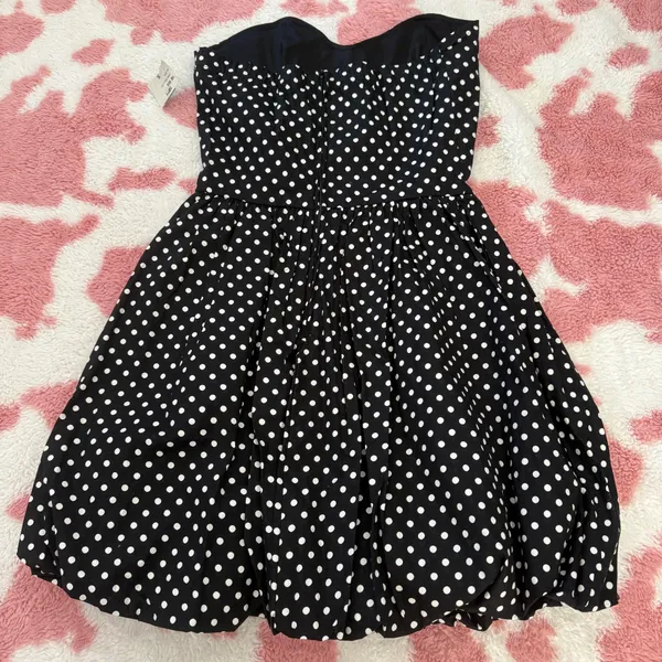 ✨ NWT Vintage-Inspired Black & White Polka Dot Bubble Hem Strapless Mini Dress ✨ - Image 6