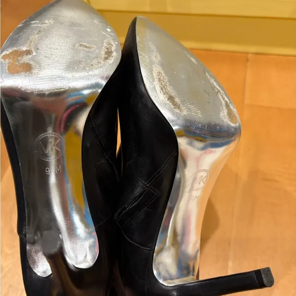 Michael Kors stiletto heel pointed toe booties black leather silver buckle 9.5 - Image 6