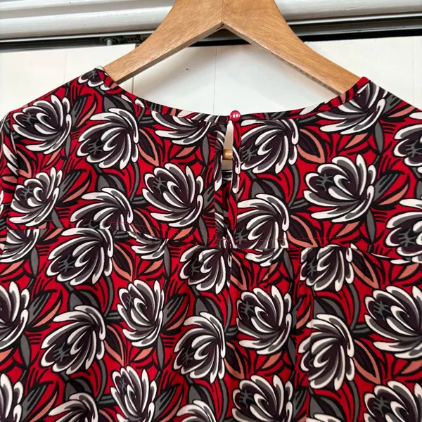 Loft Outlet Red Floral‎ Dress Size Small - Image 6