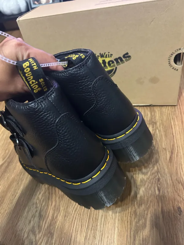 DR MARTENS Devon flower buckle black leather platform boots shoes women’s 9 nee - Image 4