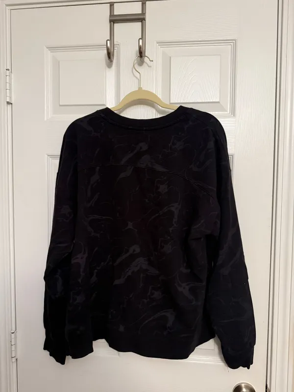 All In Motion Printed Black Crewneck Size Large - Image 3