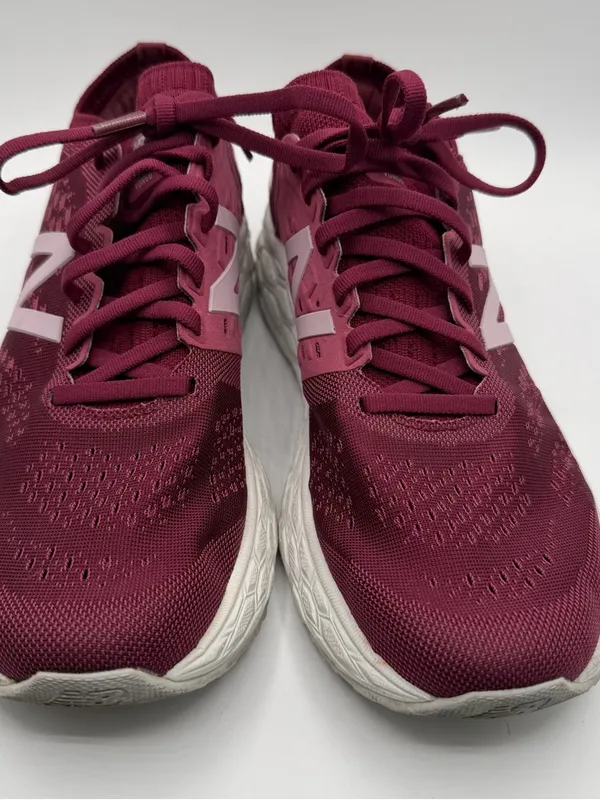 New Balance Fresh Foam Vongo v4 Womens 10 B Burgundy Stability Running Shoes - Image 2