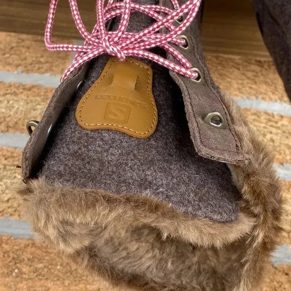 Salomon tall fur boots size 7.5 - Image 4