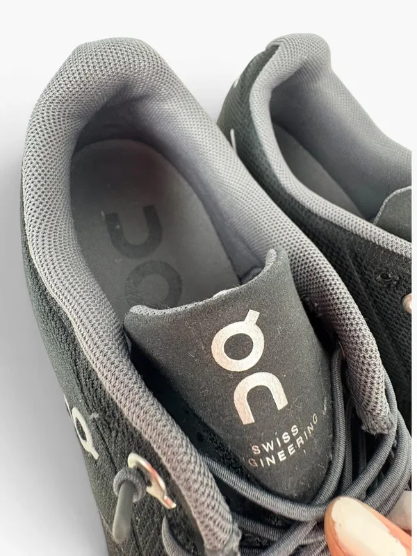 ON Running Women's Black Cloudswift Sneakers - US 7 - Image 5