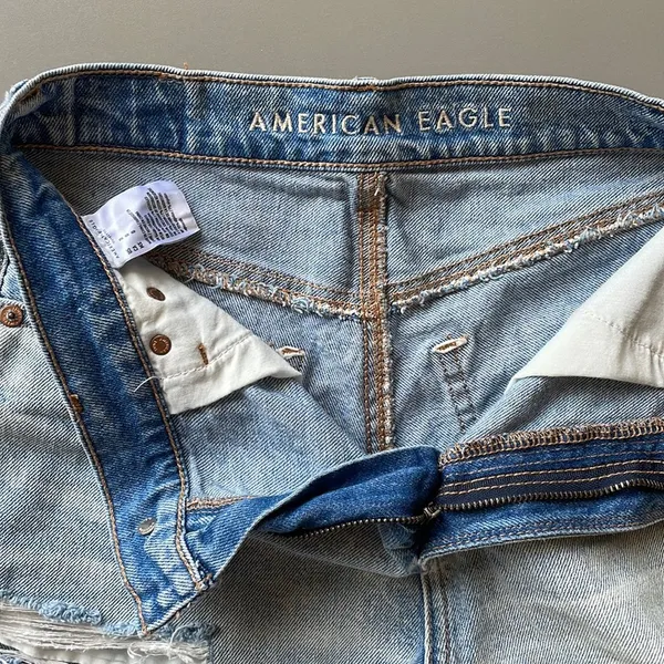 American Eagle Ripped Highest Rise 90s Boyfriend Short Next Level Stretch - Image 2