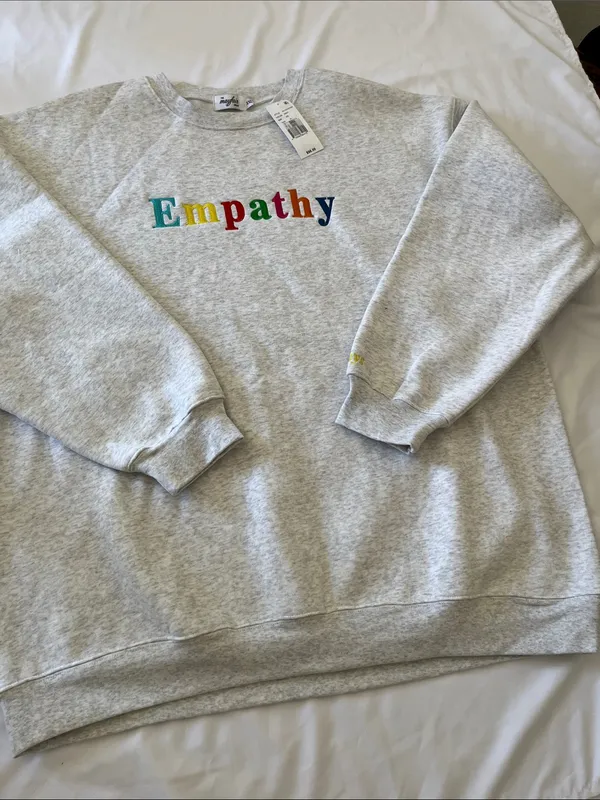 The Mayfair Group Light Gray Crewneck Sweatshirt - XXL - Image 5