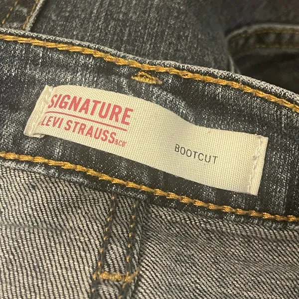 Levi’s signature bootcut denim blue jeans pants woman’s size 29 EUC - Image 8