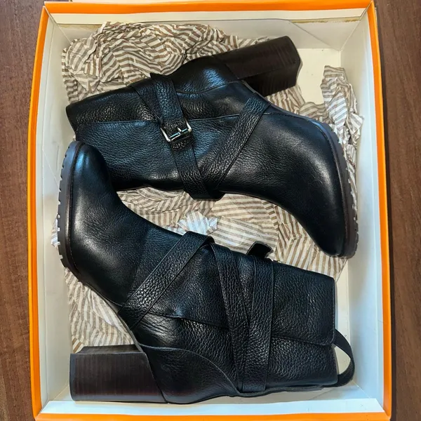 Kate spade Layne black leather chunky buckle stacked heel booties women size 8.5 - Image 2