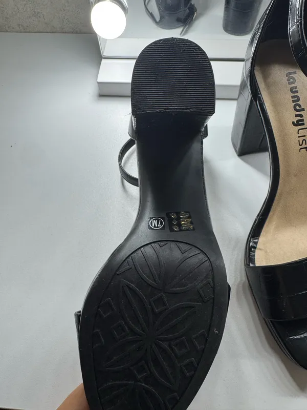 Laundry List Black Platform Block Heels Size 7 - Image 3
