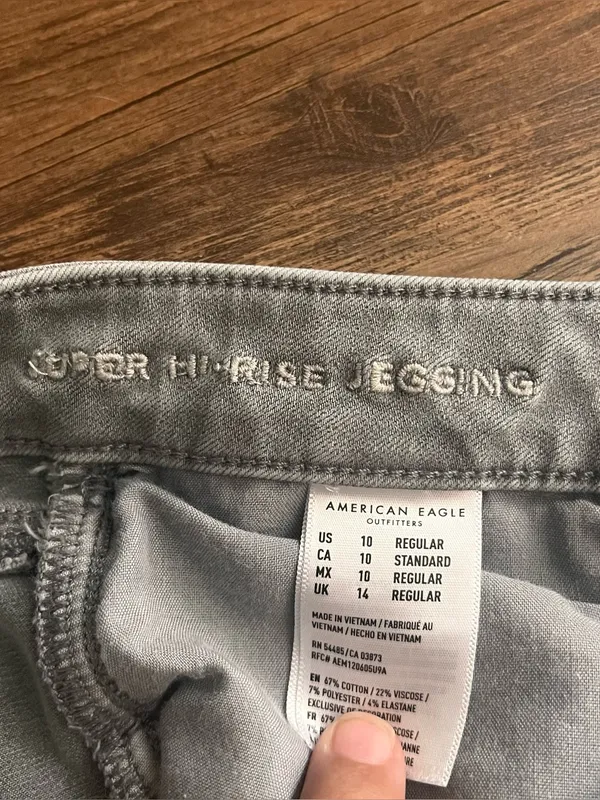 American Eagle Grey Super Hi Rise Jeggings Size 10 - Image 5