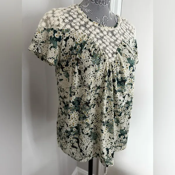 LC Lauren Conrad Top with Daisy White Lace Yoke. Mini Floral Print. Soft, Flowy. - Image 3
