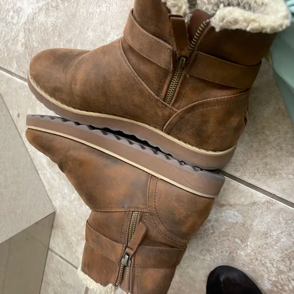 Skechers Keepsakes Sz 8Brown Faux Leather Faux Fur Lined Winter‎ Boots Women's - Image 6