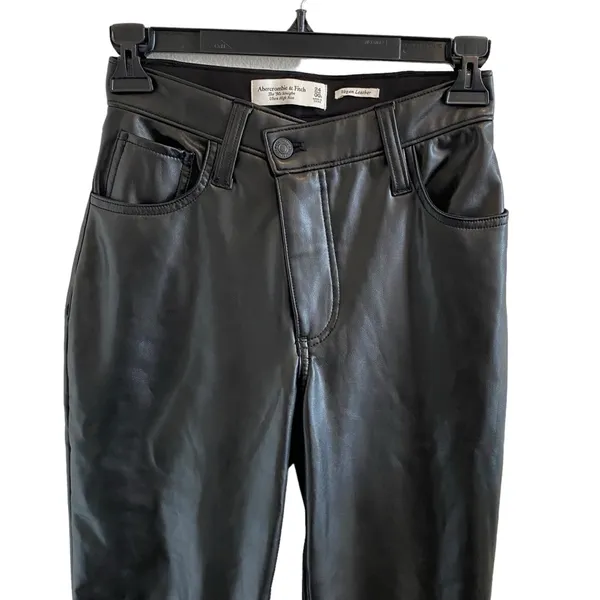 Abercrombie & Fitch 90s Straight Ultra High Rise Leather Pants Curve Love - Image 5