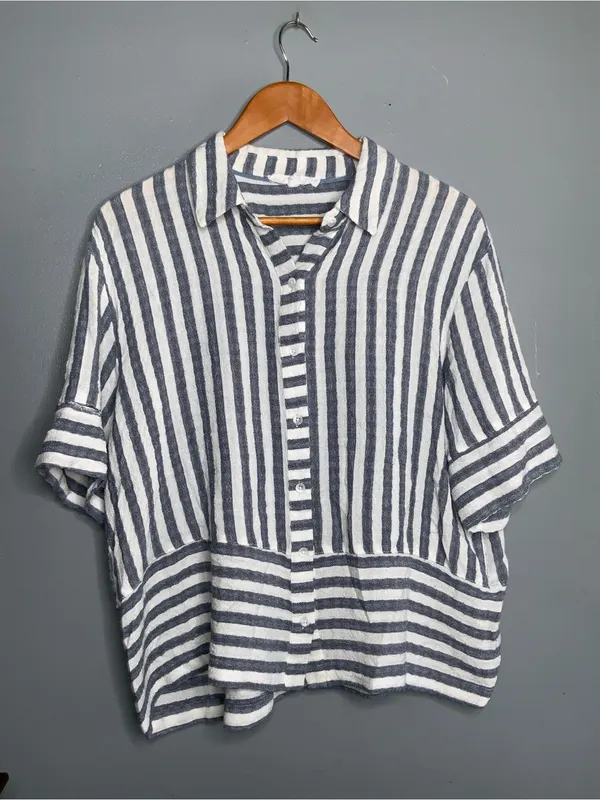Jane and Delancey Blue and White Striped Button-Front Blouse Medium - Image 2