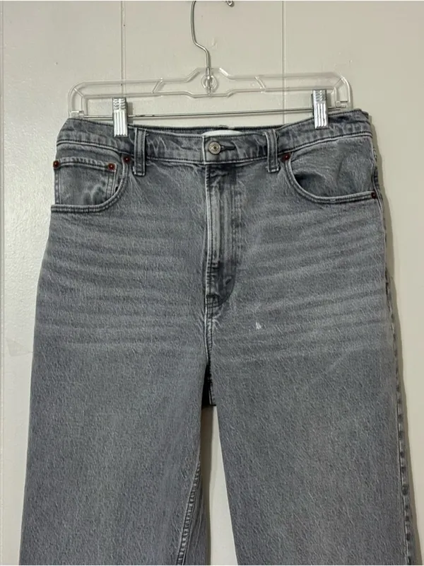 Abercrombie The 90s Straight Jeans Ultra High Rise Gray Wash Size 10 - Image 2