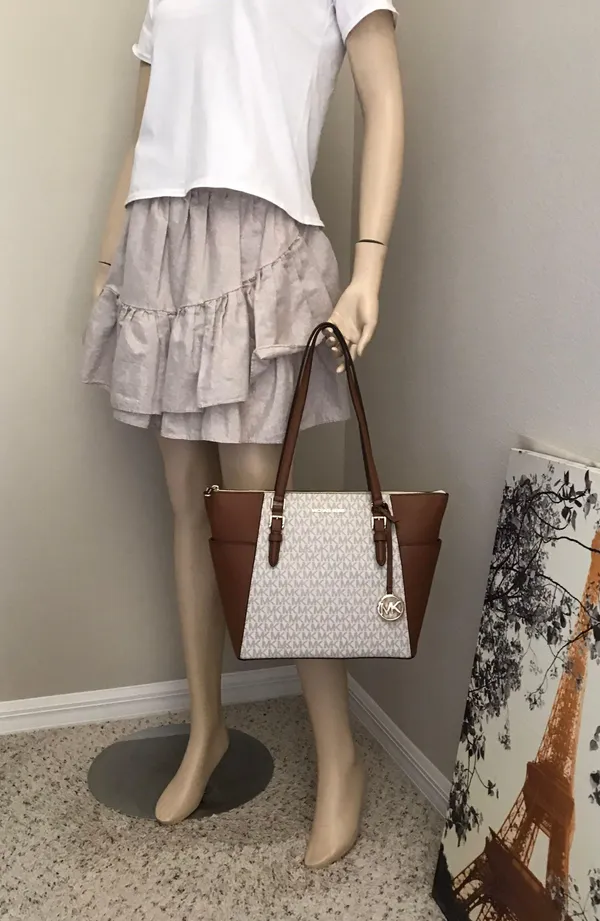 Michael Kors Purse - Image 8