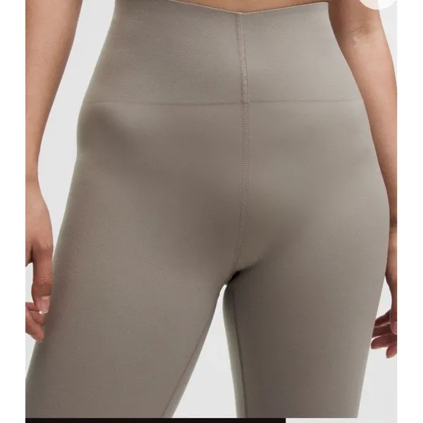 Lululemon Glow Up SHR Tight 25" Warm Ash Grey Women's Size 10 Legging Sport NEW - Image 4
