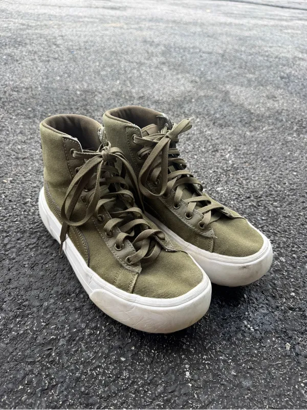 Puma Women’s Size 8 Olive Green High Top Platform Sneakers - Image 2