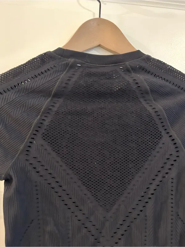 Athleta Oxygen Mesh Top Black Size XS - Image 9