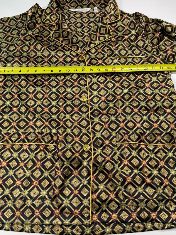 Victoria's Secret Gold Geometric Satin Pajama Set Size Large - Image 4