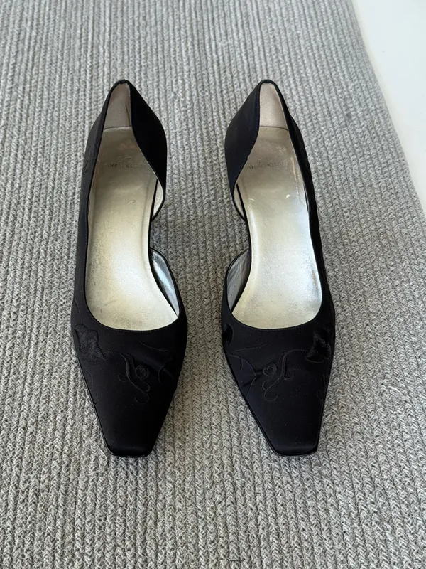 Vintage 90s Anne Klein Black Embroidered Pointed Toe D’Orsay Kitten Heels Sz 9.5 - Image 4