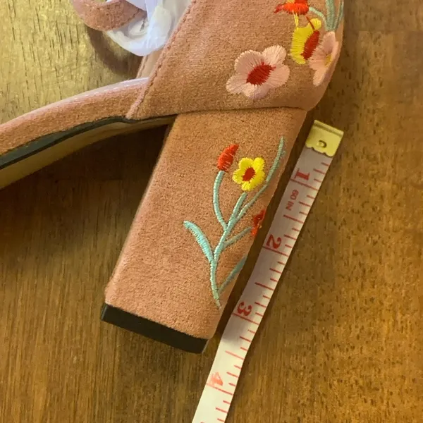 Styleloop NWOT heels women’s 41, 10.5 US light pink/mauve embroidered floral - Image 6