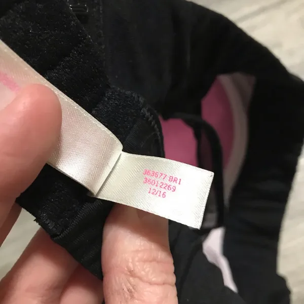 ❤️Victoria’s Secret PINK Tie Dye Sports Bra; Small - Image 4