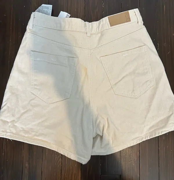Cream Zara Jean shorts - Image 3