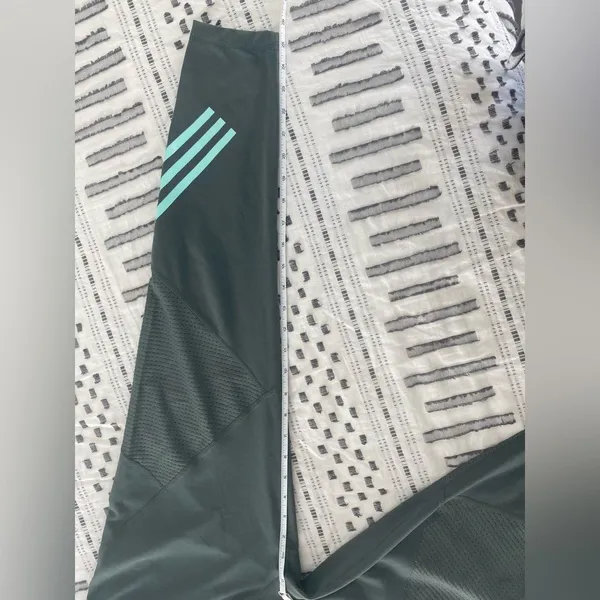 🛎️ Clearance Adidas Green Legings Medium - Image 7