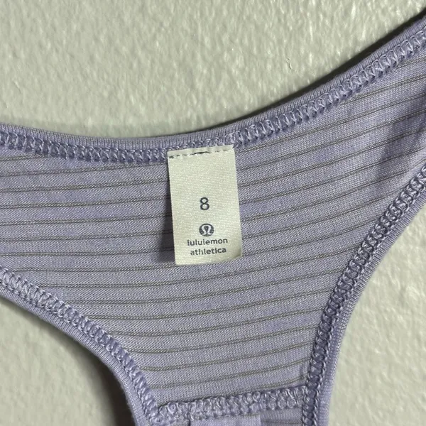 Lululemon Athletica Women lilac Tank Top‎ Sleeveless size 8 - Image 3