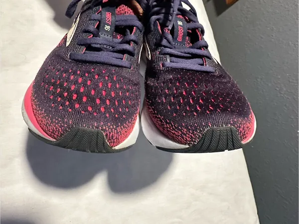 Brooks Women’s Navy & Pink Running Sneakers size 6 - Image 4