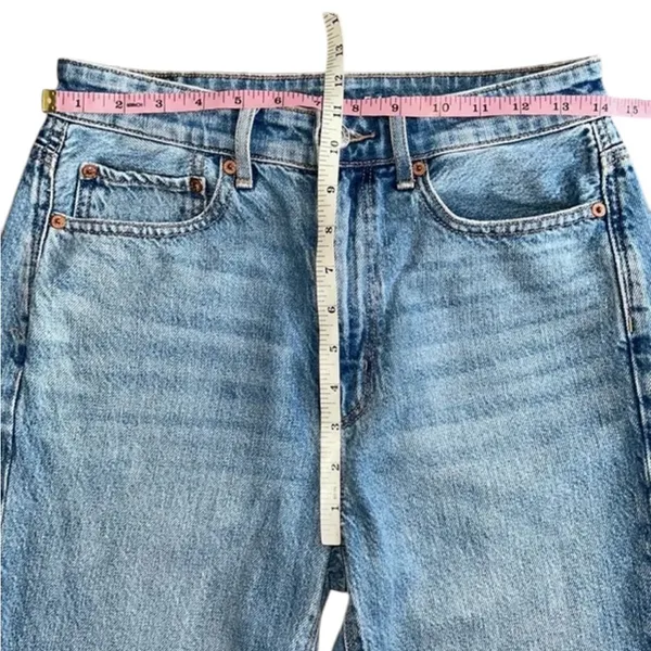 American Eagle Highest Rise 90s Flare Distressed‎ Size 6 SHORT - Image 5