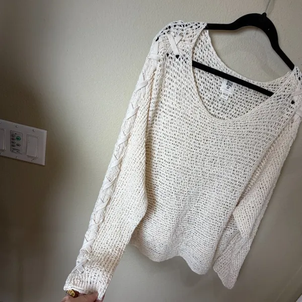 BILLABONG Lace Up Open Knit Crochet Style Sweater Top Size Large - Image 3