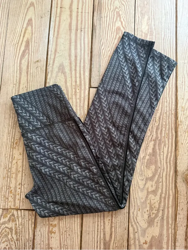 Aerie Chill Play Move Fleece Lined Cable Knit Leggings M - Image 4