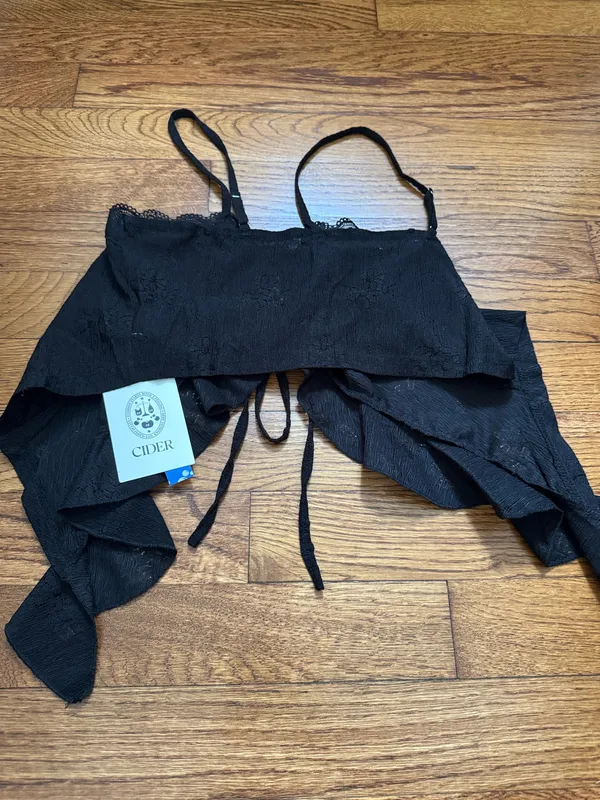 NWT CIDER Crop Top - Image 3