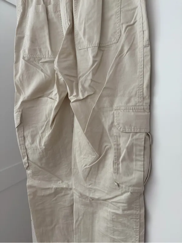 Abercrombie and Fitch Cargo pants - Image 4
