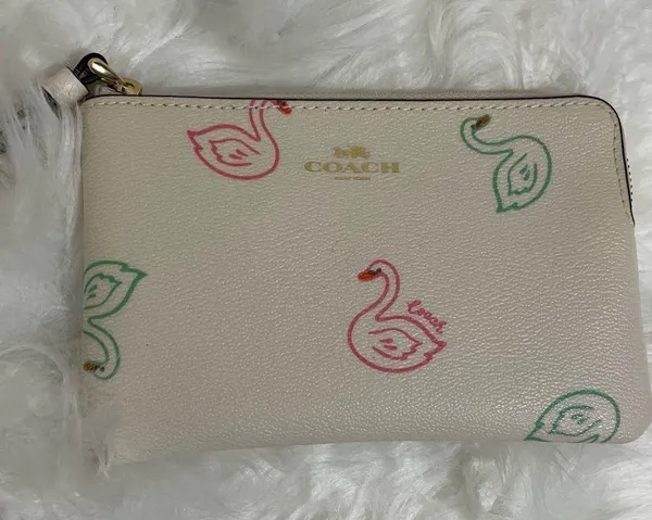 Coach Corner Zip Wristlet Swan Print - Image 2