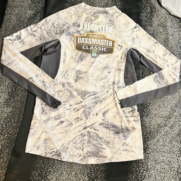 Womens XS Magellan Outdoors Boyfriend Fit Long Sleeve Pullover Shirt-camo - Image 3