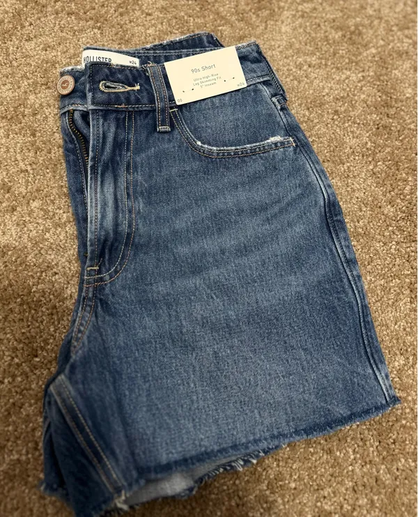 Hollister Ultra High-Rise 90s Shorts - Image 5
