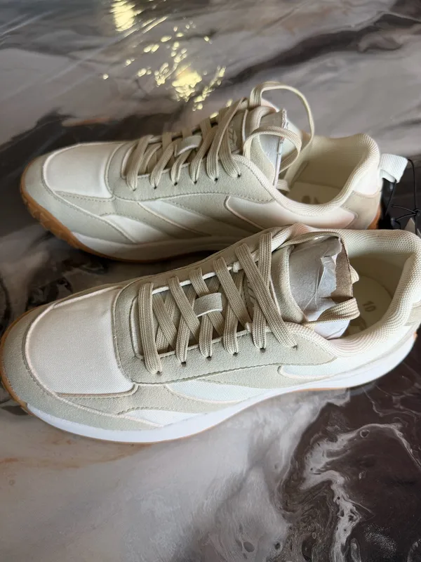 Avia Men’s Sneakers Size 10 Beige Cream Gum Sole Casual Athletic Shoes New - Image 2