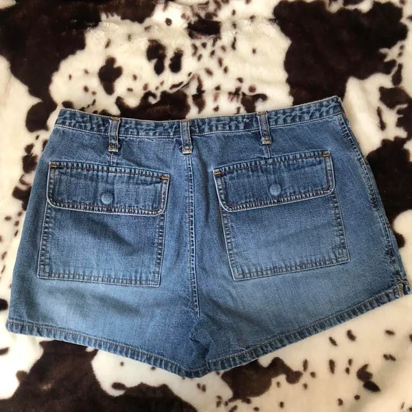Y2K 2000s Grunge Micro Mini Baddie Hot Pants Low/Mid Rise Denim Jean Booty Bimbo Shorts Cargo Pockets #goth #whimsigoth subversive acubi #cyber #punk biker whimsygoth #mcbling streetwear music festivals rave plur Size 10 - Measurement in pics - Image 2