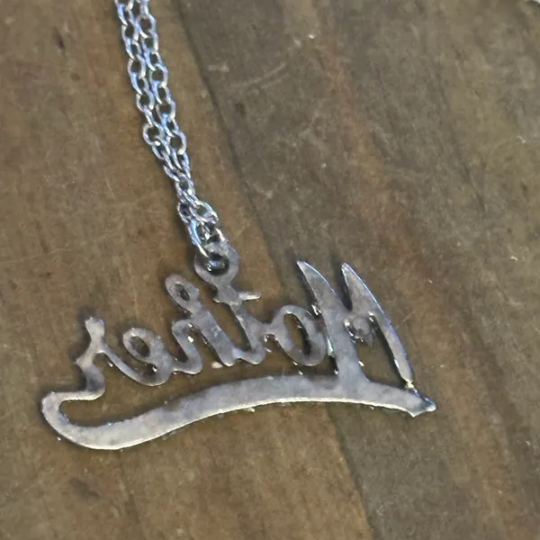 Vintage Glittery Mother Pendant Necklace Silver - Image 4