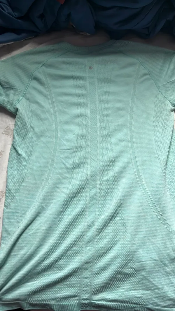 Lululemon Swiftly Tech Short Sleeve - Image 2